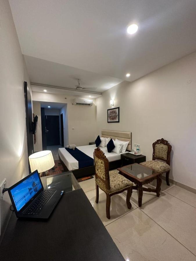 فندق Jb Residency Zirakpur !! Top Rated & Most Awarded Property In Zirakpur المظهر الخارجي الصورة