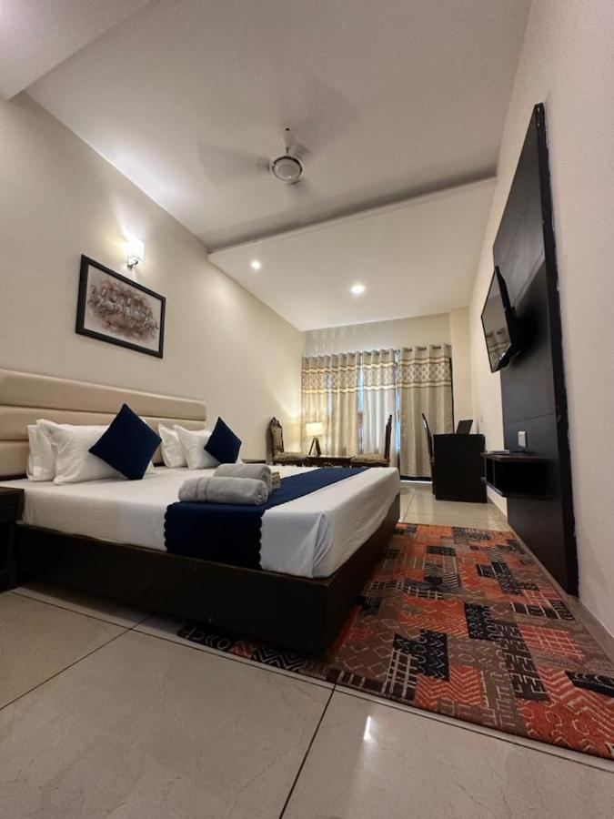 فندق Jb Residency Zirakpur !! Top Rated & Most Awarded Property In Zirakpur المظهر الخارجي الصورة