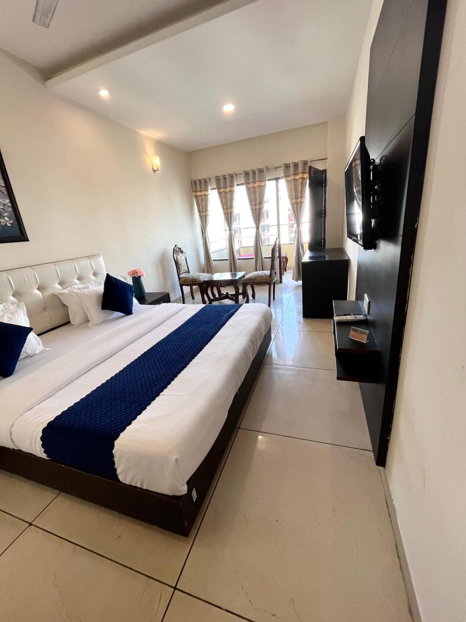 فندق Jb Residency Zirakpur !! Top Rated & Most Awarded Property In Zirakpur المظهر الخارجي الصورة