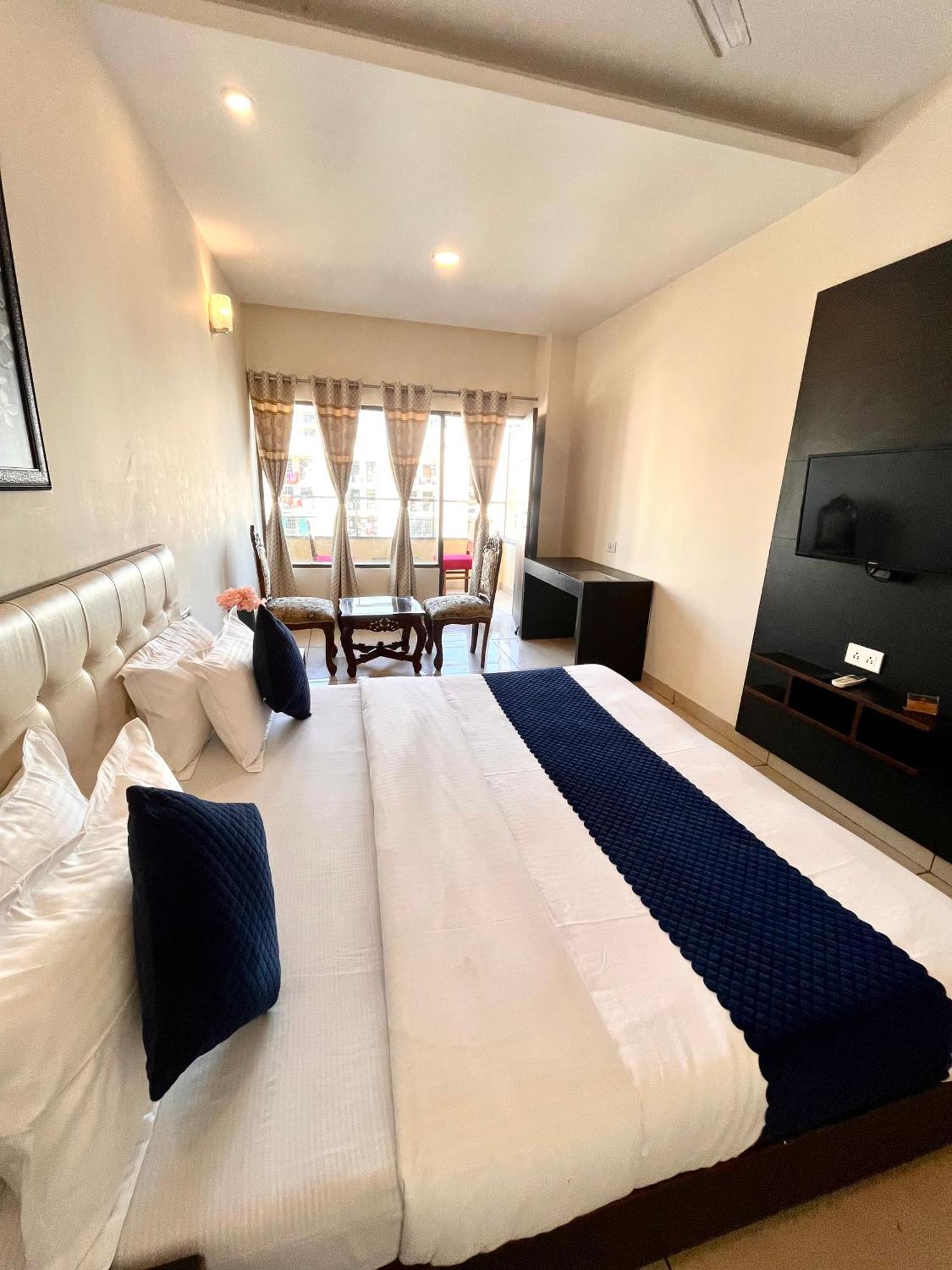 فندق Jb Residency Zirakpur !! Top Rated & Most Awarded Property In Zirakpur المظهر الخارجي الصورة