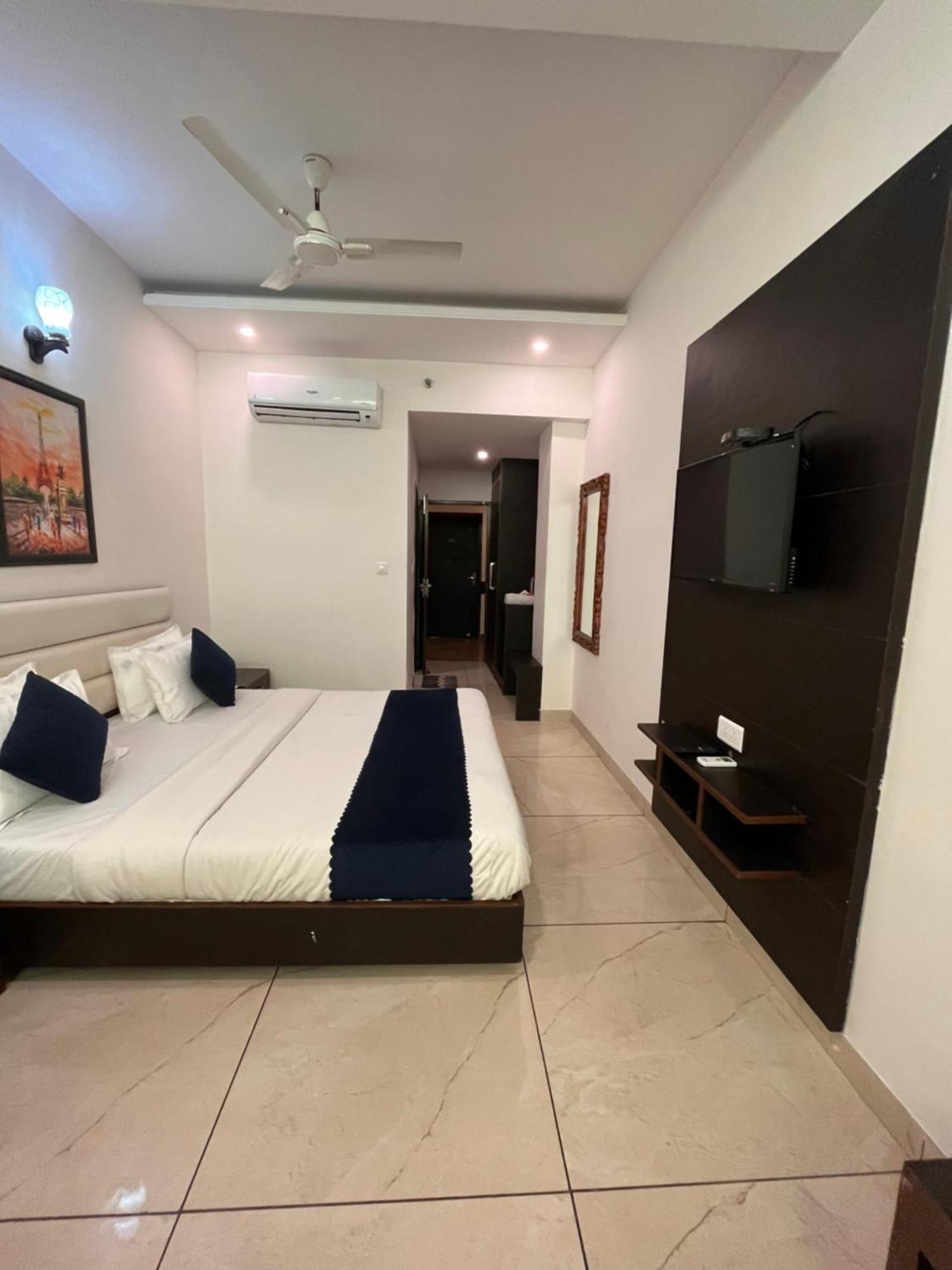 فندق Jb Residency Zirakpur !! Top Rated & Most Awarded Property In Zirakpur المظهر الخارجي الصورة