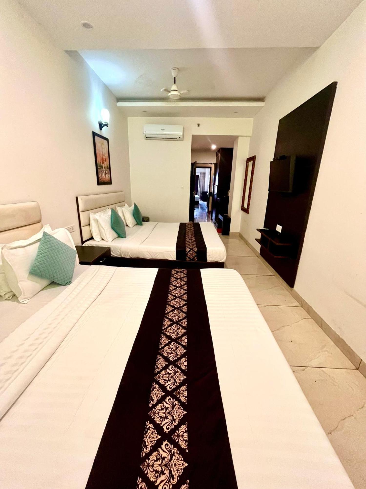فندق Jb Residency Zirakpur !! Top Rated & Most Awarded Property In Zirakpur المظهر الخارجي الصورة