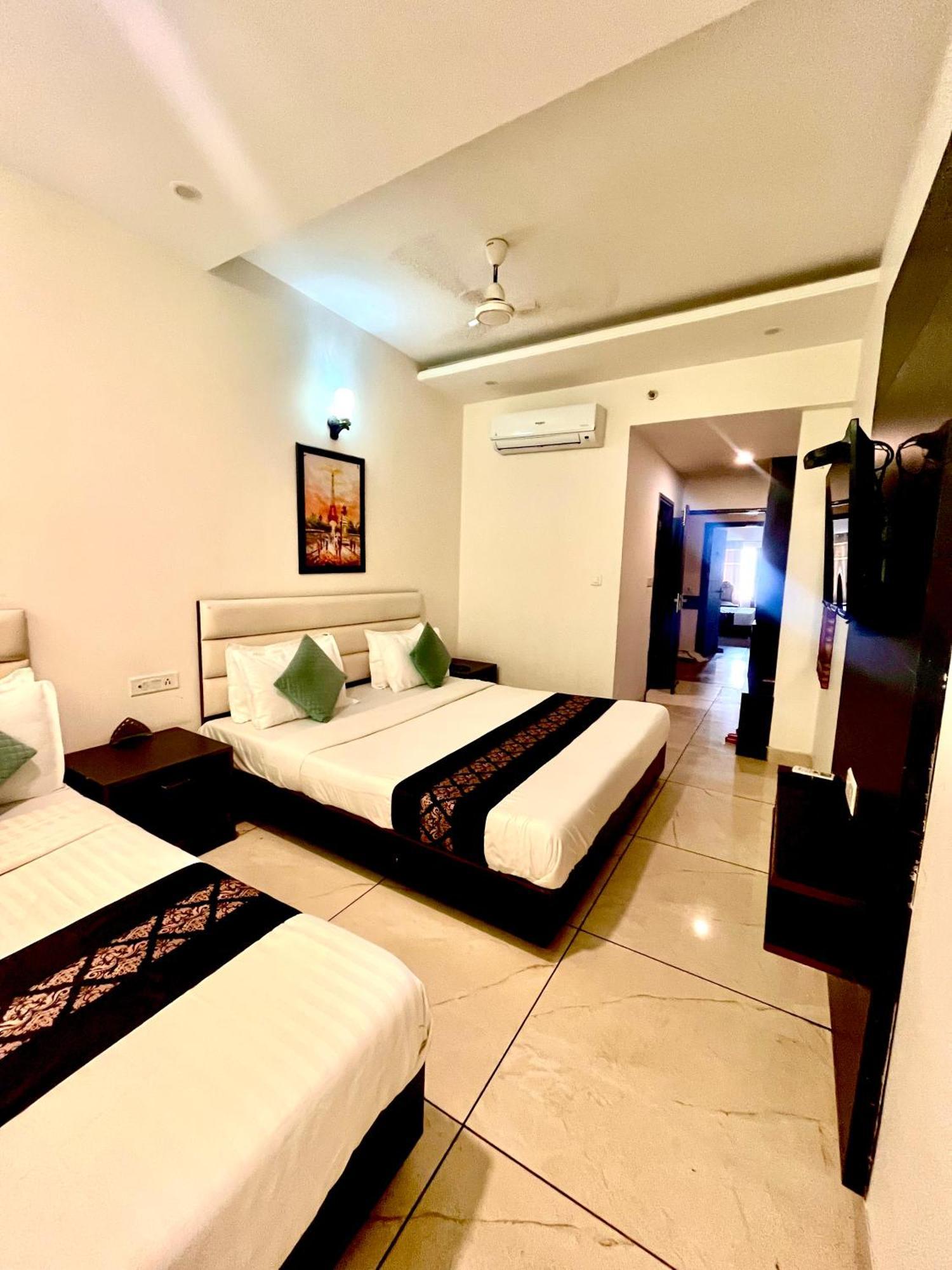 فندق Jb Residency Zirakpur !! Top Rated & Most Awarded Property In Zirakpur المظهر الخارجي الصورة